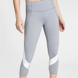 Athleta salutation mesh color block capris